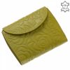Kis méretű és praktikus, zöld mintás felületi benyomással készült bőr női pénztárca, egyedi rózsamintával díszített, minőségi termékünk.