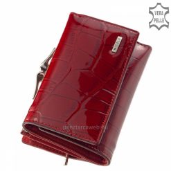 Csodálatos piros színben készített, kis méretű, croco mintás női pénztárca modell fém logós fedéllel, minden női táskában kényelmesen elfér.