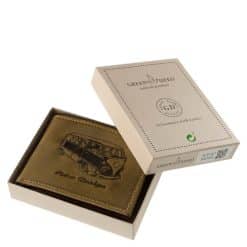 Különleges külsővel tervezett GreenDeed márkájú minőségi bőr férfi pénztárca retro busz mintás benyomattal fedelén barna színben.